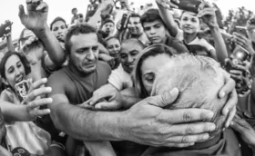 Imagem ilustrativa da imagem Documentário sobre Lula é aplaudido em Cannes
