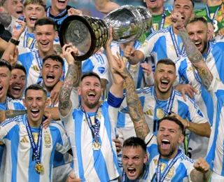 Messi chega a 43 títulos e se torna maior vencedor do futebol; confira