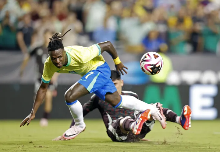 Vini Jr. em ação contra o México no Kyle Field Stadim