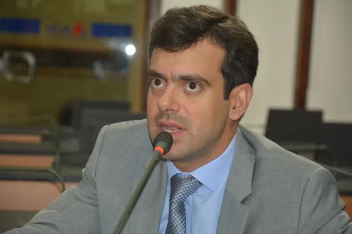 Deputado Tiago Correia (PSDB)