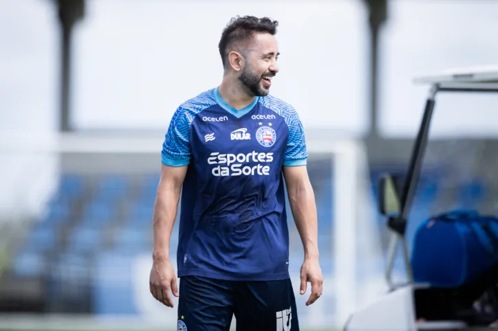 Everton Ribeiro vai reencontrar o Flamengo