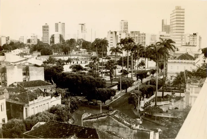 Imagem do acervo do Cedoc A TARDE é mais contemporânea. Em 1913 a região que ela registra foi uma das atingidas por temporais