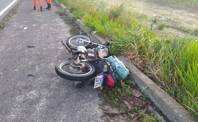 Dois motociclistas morrem após colisão em rodovia na Bahia