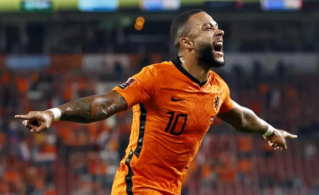Prisão de Deolane pode atrapalhar negociação do Corinthians com Depay