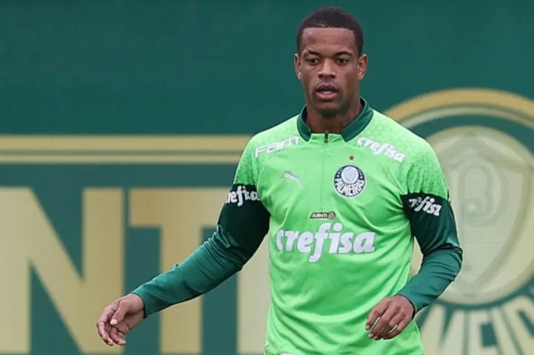 Caio Paulista durante treino com o Palmeiras