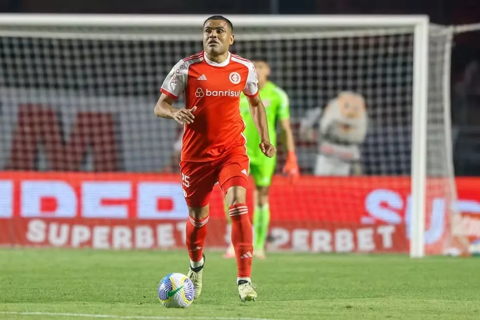 Gabriel Mercado se lesionou ainda no primeiro tempo do jogo contra o São Paulo