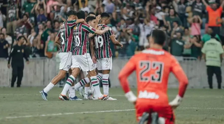 Jogadores do Fluminense comemorando