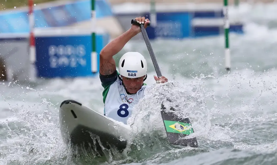 Ana Sátila disputará uma vaga na semifinal