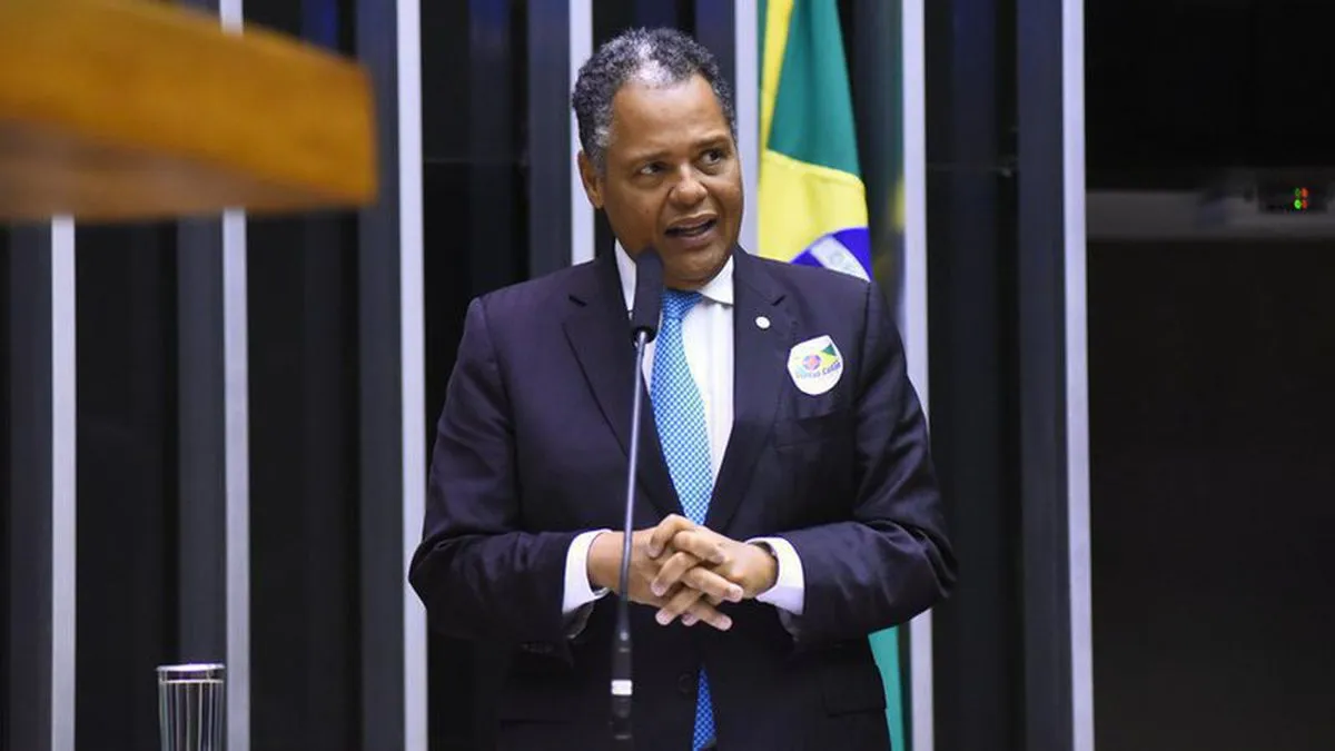 Antônio Brito permanece na disputa pela presidência da Câmara