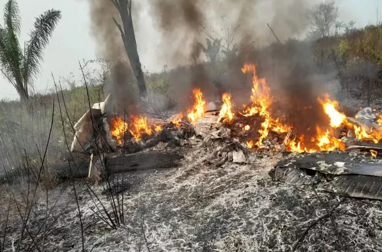 Polícia Militar confirmou que a queda do avião ocorreu em uma fazenda