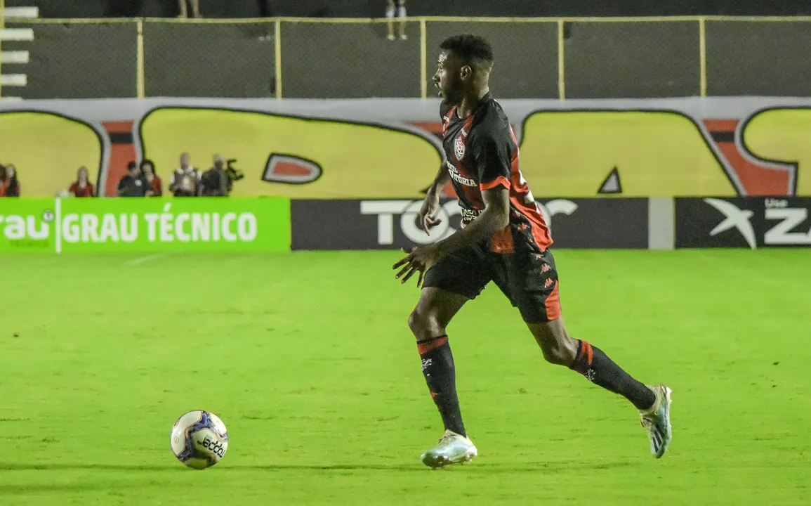 Wesley em ação pelo Vitória, na Série B de 2019