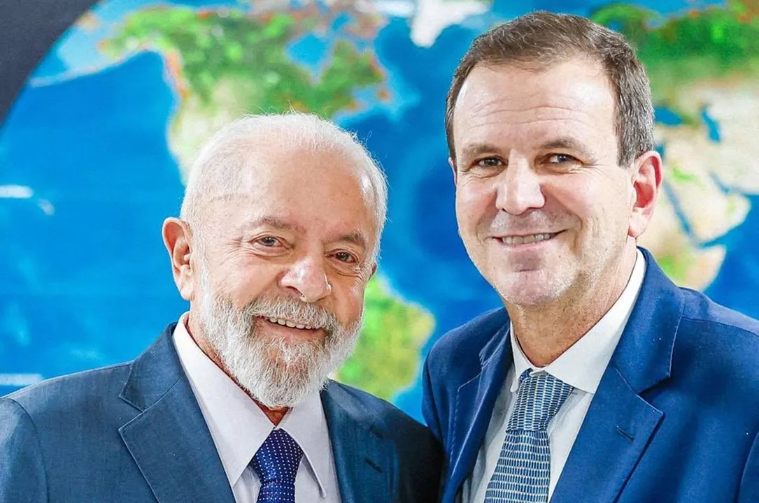 Eduardo Paes ao lado do presidente Lula