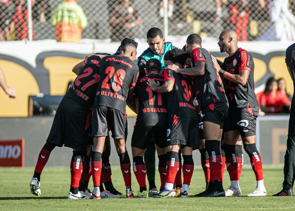 Jogadores do Vitória reunidos