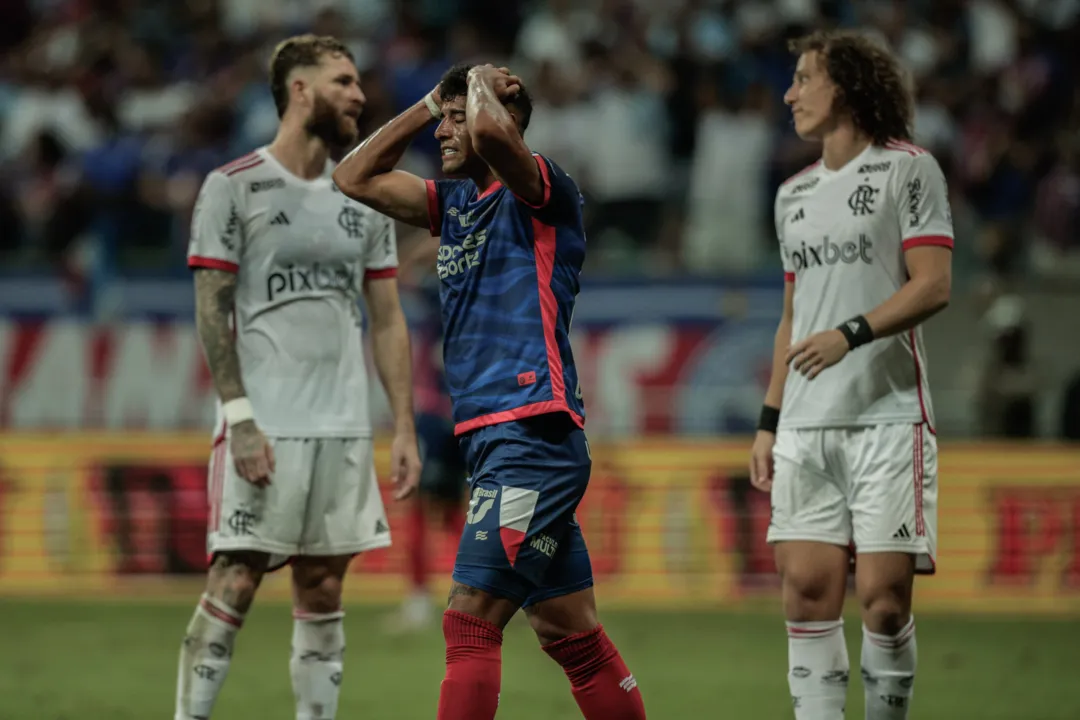 Lucho Rodriguez lamenta gol perdido no fim do jogo