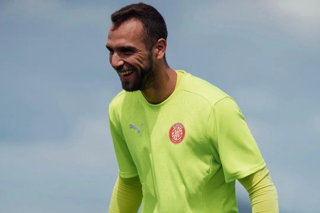 Pau López em treino do Girona