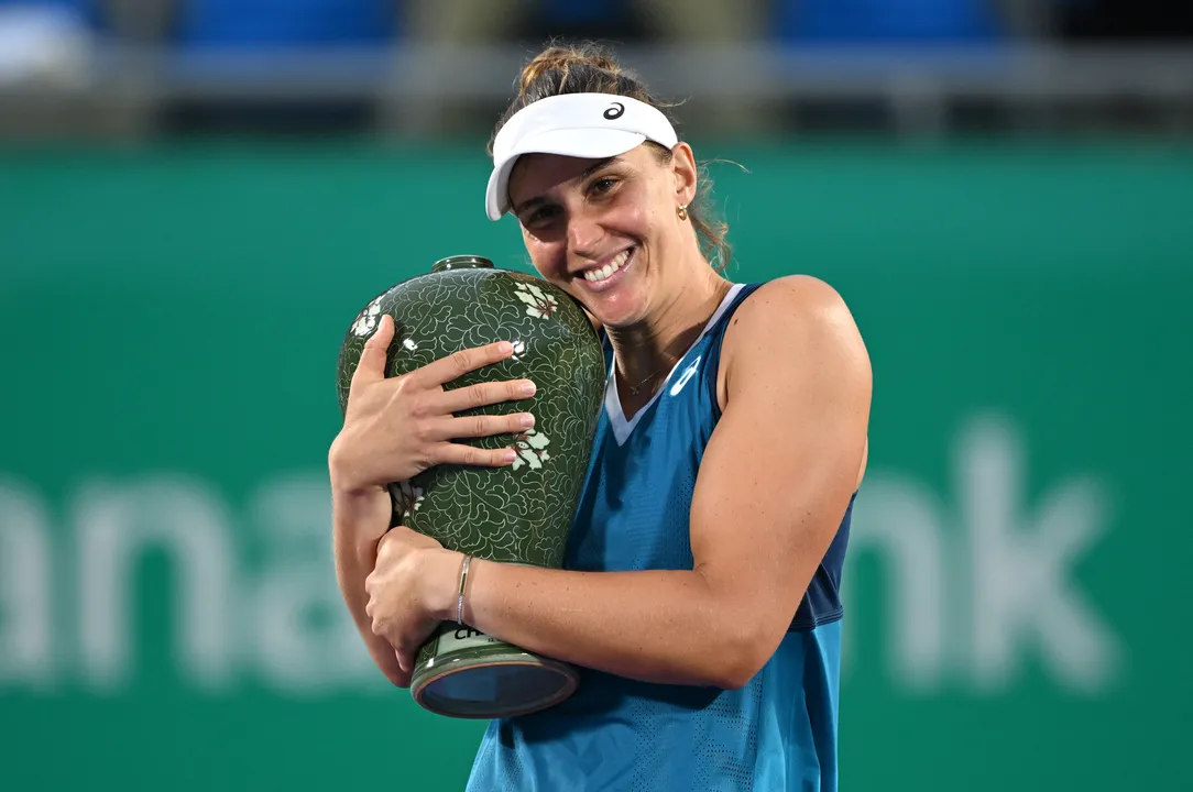 Bia Haddad comemorando título do WTA 500 de Seul