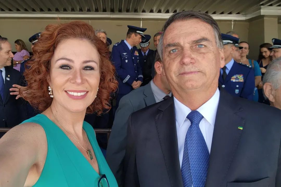 Carla Zambelli foi xingada por Bolsonaro