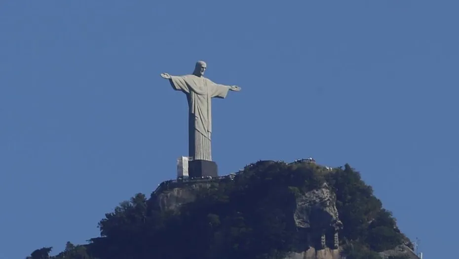 O Cristo Redentor, no Rio de Janeiro, é um dos cartões postais do Brasil