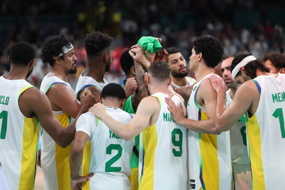 Imagem ilustrativa da imagem Brasil perde para Alemanha no basquete e se complica na Olimpíada