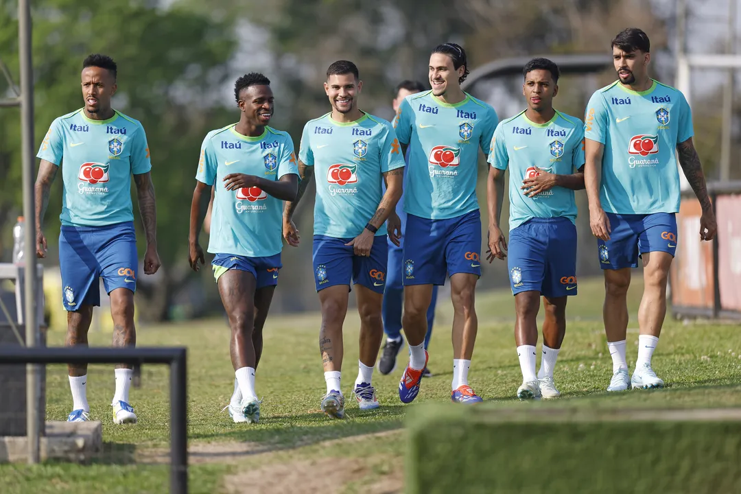 Jogadores do Brasil no treino