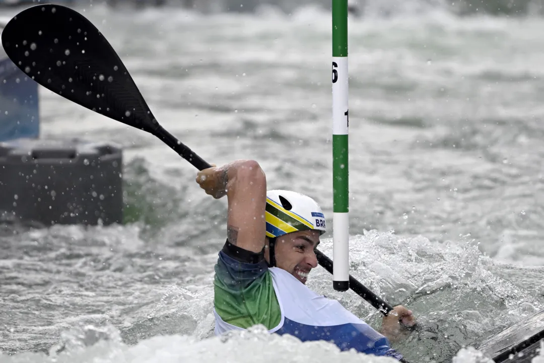 Pedro Gonçalves durante descida na canoagem