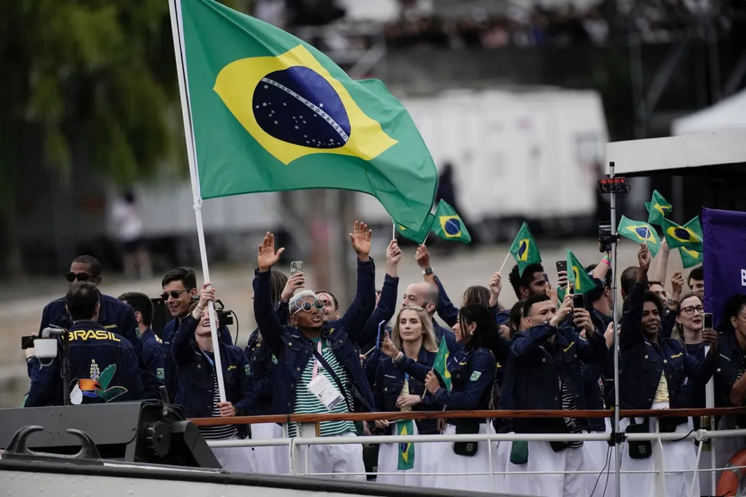 Imagem ilustrativa da imagem Brasilidade! Time Brasil encanta na abertura das Olimpíadas