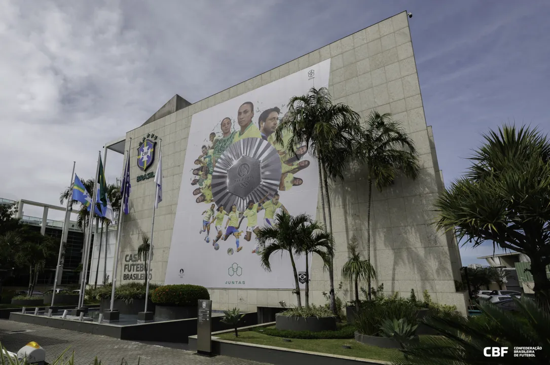 Sede da CBF com homenagem para a Seleção feminina