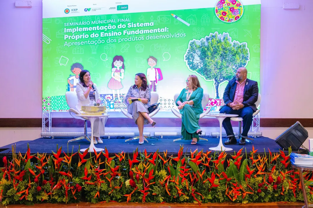 Representante do CAF - Banco de Desenvolvimento da América Latina e Caribe, Íris Dantas Miranda (esquerda); Secretária de Educação, Neurilene Martins (centro esquerda); a diretora Pedagógica do Icep, Elizabete Monteiro (centro direita); e Juipurema Sandes, presidente do Conselho Municipal de Educação (CME) (direita)