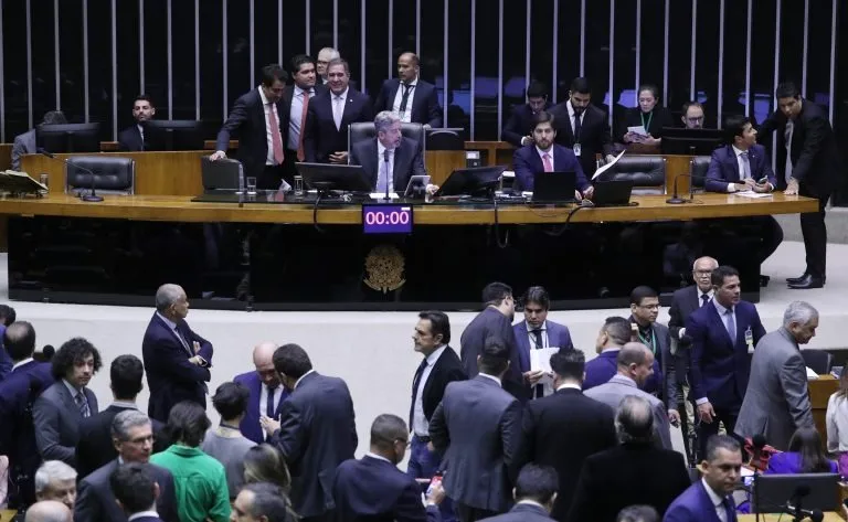 Primeiro projeto de regulamentação  foi aprovado pela Câmara em julho e aguarda agora a análise do Senado