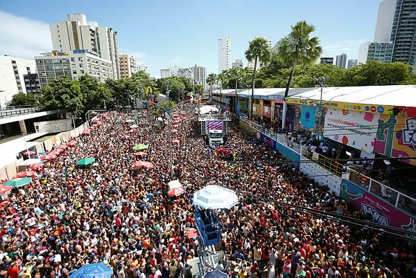 Foliões no Circuito Osmar