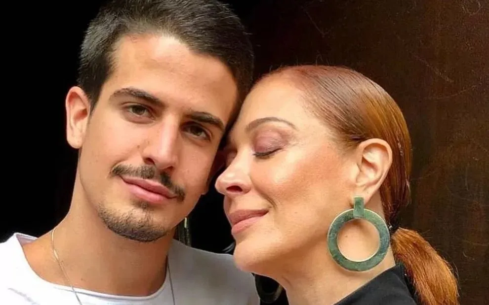 Claudia Raia é mãe de Enzo