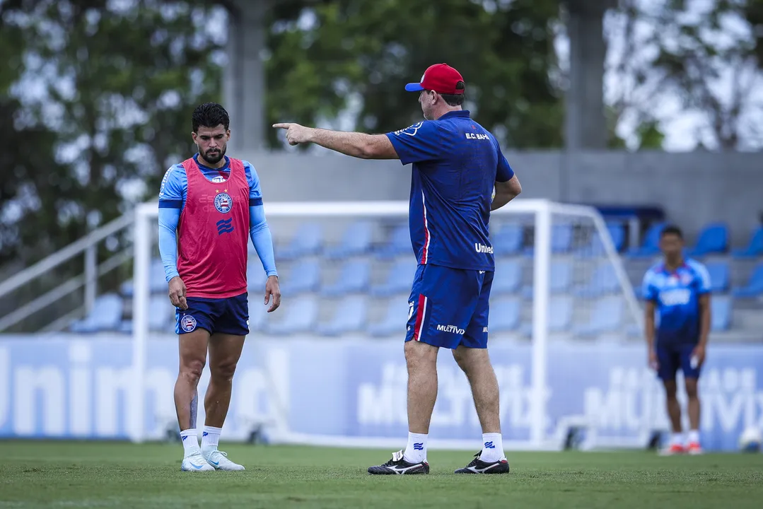 Elenco do Bahia durante treino