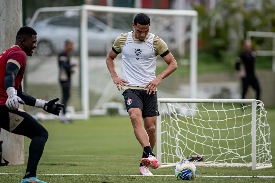 Elenco rubro-negro trabalha focado no jogo fora de casa contra o São Paulo