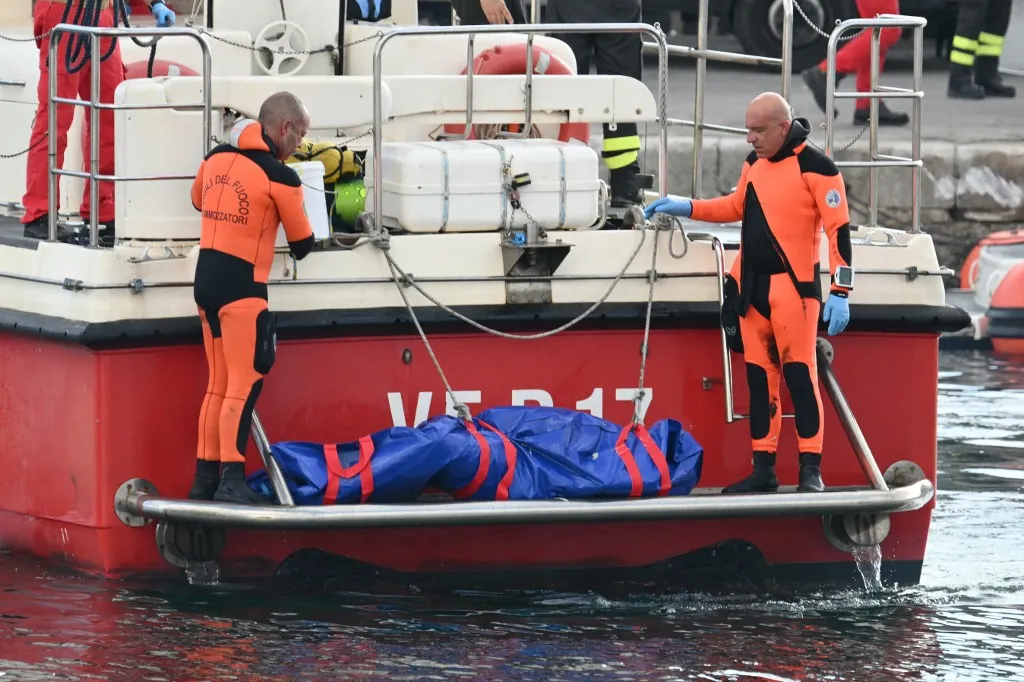 O naufrágio teria ocorrido após a passagem de um tornado incomum no mar Mediterrâneo