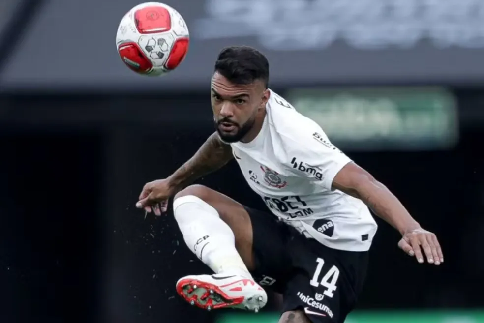 Raniele com a camisa do Corinthians