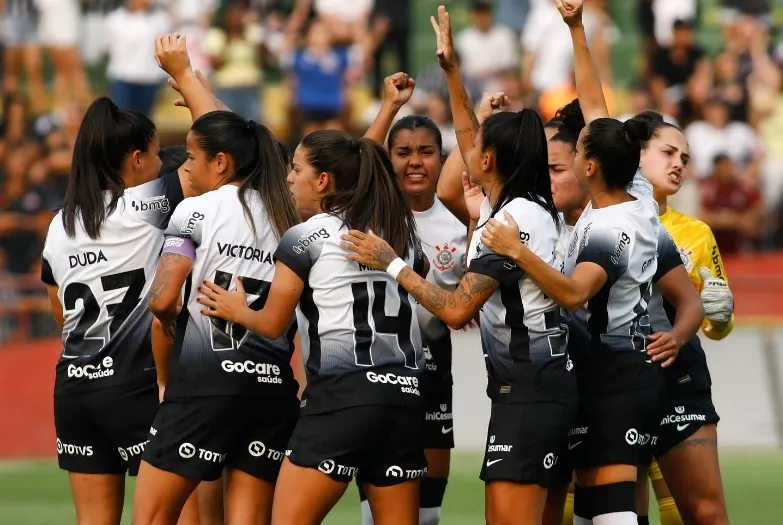 Jogadoras do Corinthians comemorando