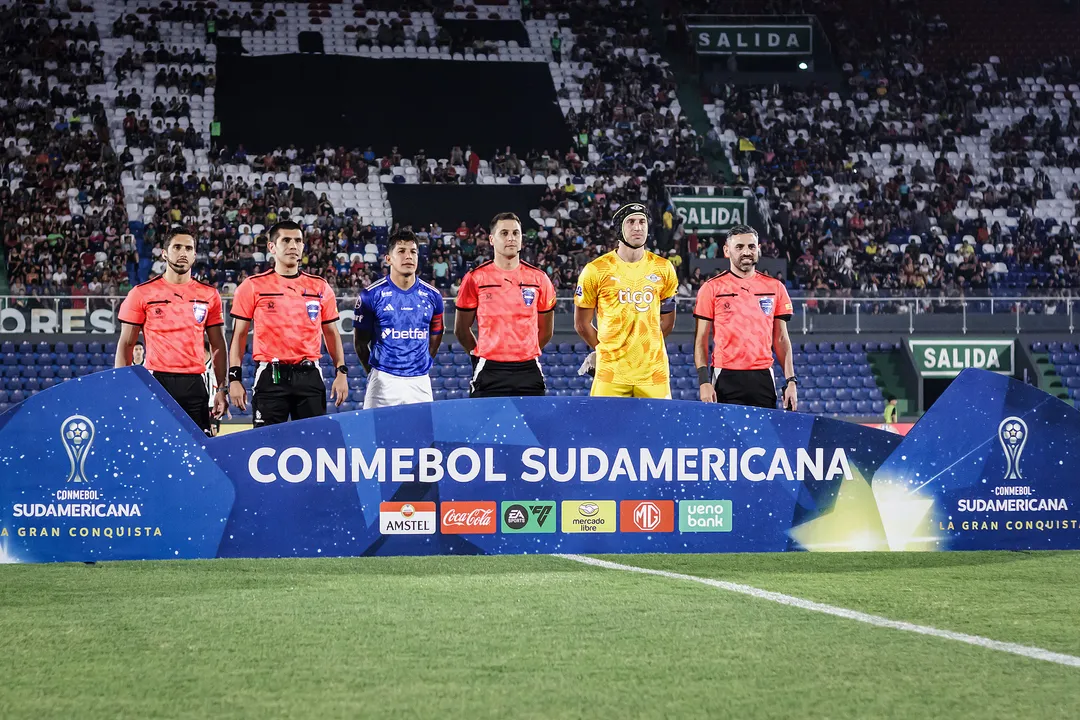 Confronto entre Cruzeiro e Libertad