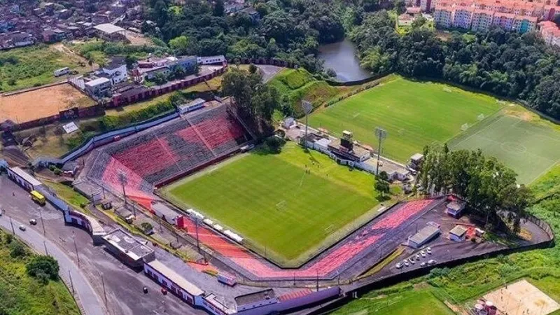 O terreno está localizado às margens da Avenida Mário Sérgio