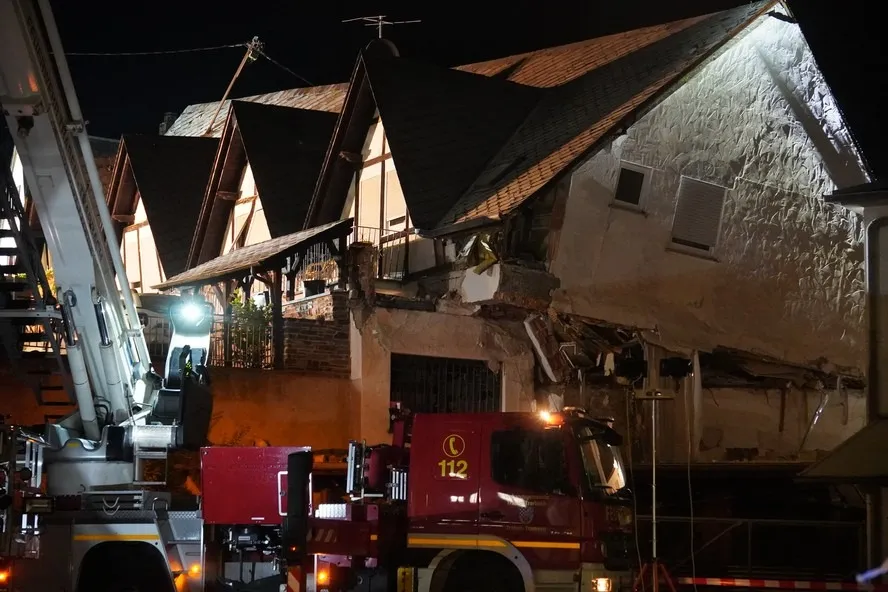 No momento da tragédia, 14 pessoas estavam no edifício e cinco conseguiram sair do local