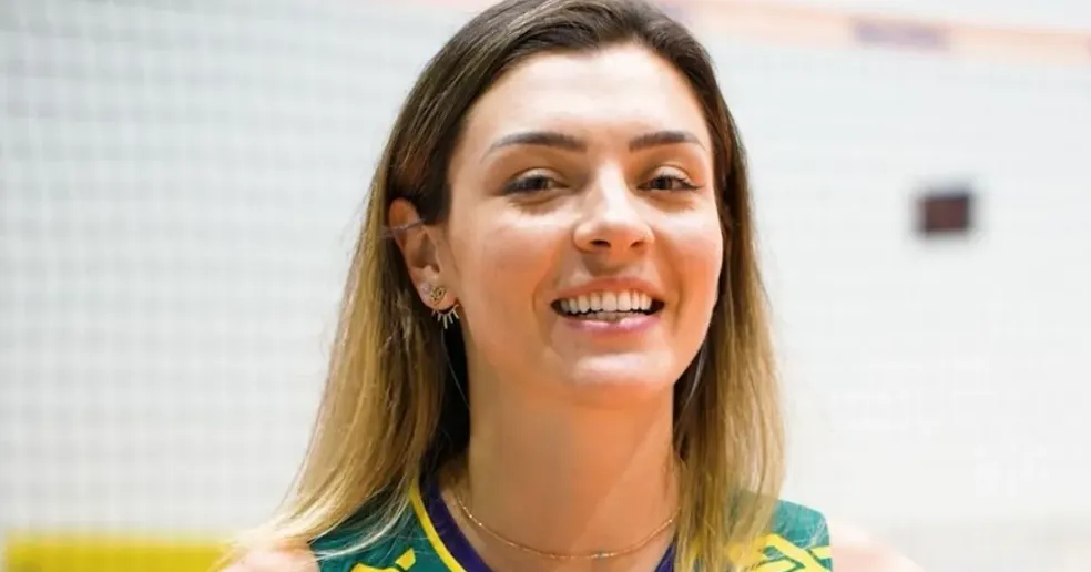 Rosamaria é um dos destaques da seleção de vôlei feminina