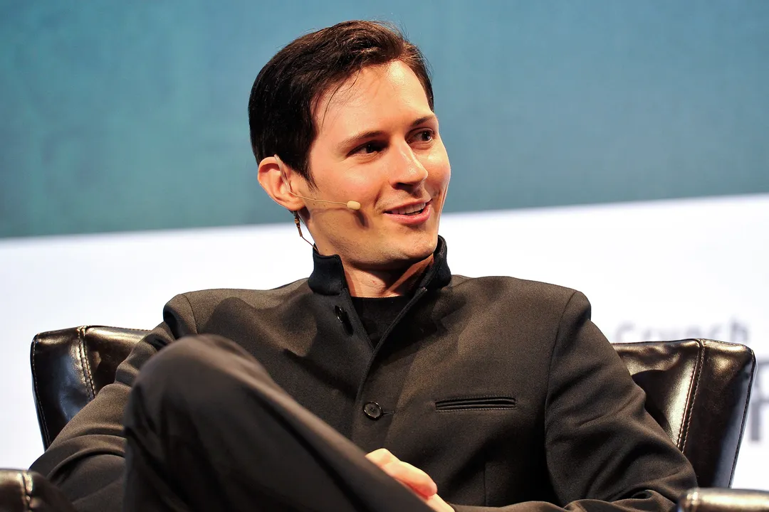 avel Durov, CEO e cofundador do Telegram, fala no palco durante o primeiro dia do TechCrunch Disrupt SF 2015 no Pier 70 em São Francisco