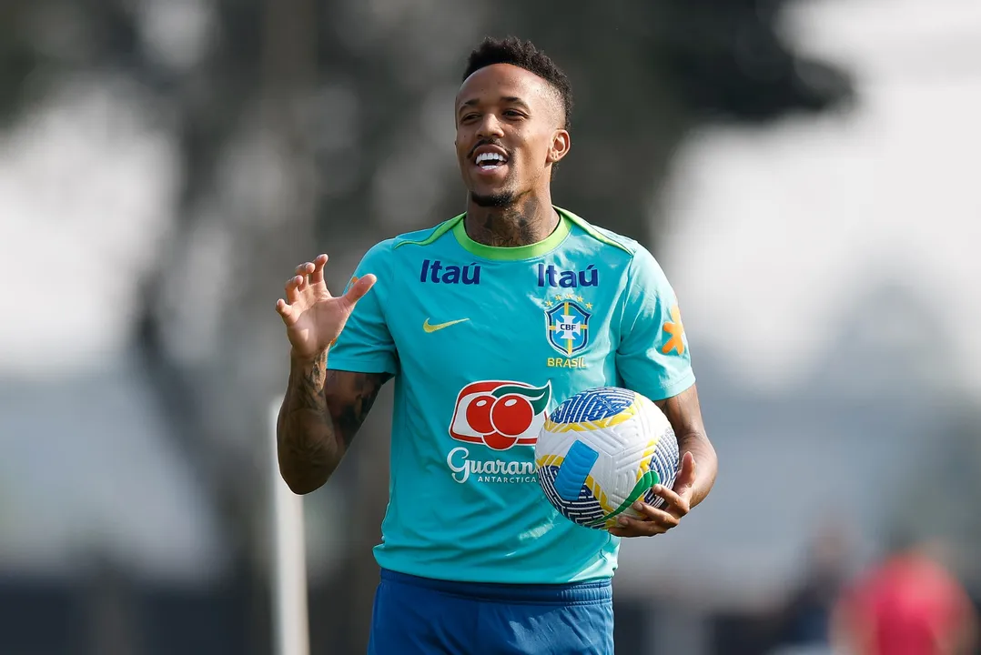 Éder Militão durante atividade no CT do Caju em Curitiba