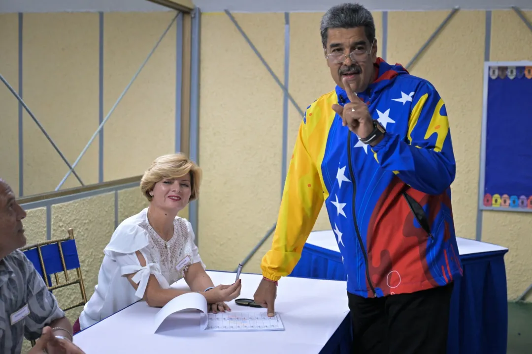 Observadores internacionais temem reação de Nicolás Maduro em caso de derrota nas urnas