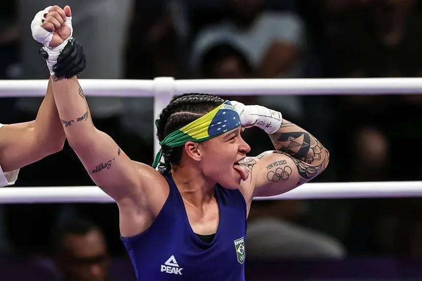 Mesmo em caso de derrota, Bia Ferreira já garante pelo menos o bronze