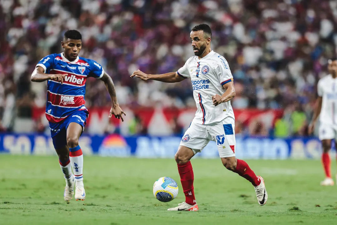 Caio Alexandre cometeu o penâlti que resultou no terceiro gol do Fortaleza no jogo