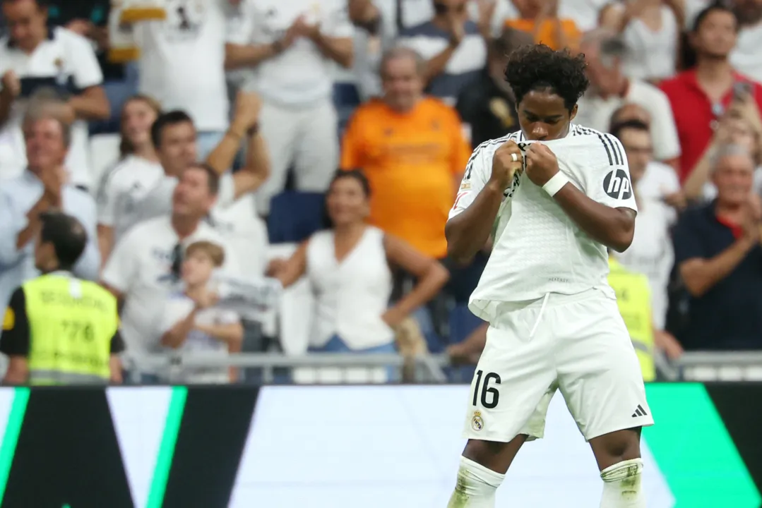 Endrick comemora primeiro gol pelo Real Madrid