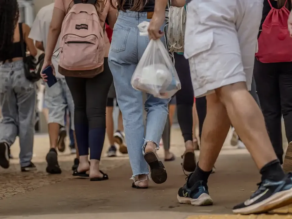 Bahia registrou 140.706 estudantes concluintes do ensino médio na rede pública inscritos Enem 2024