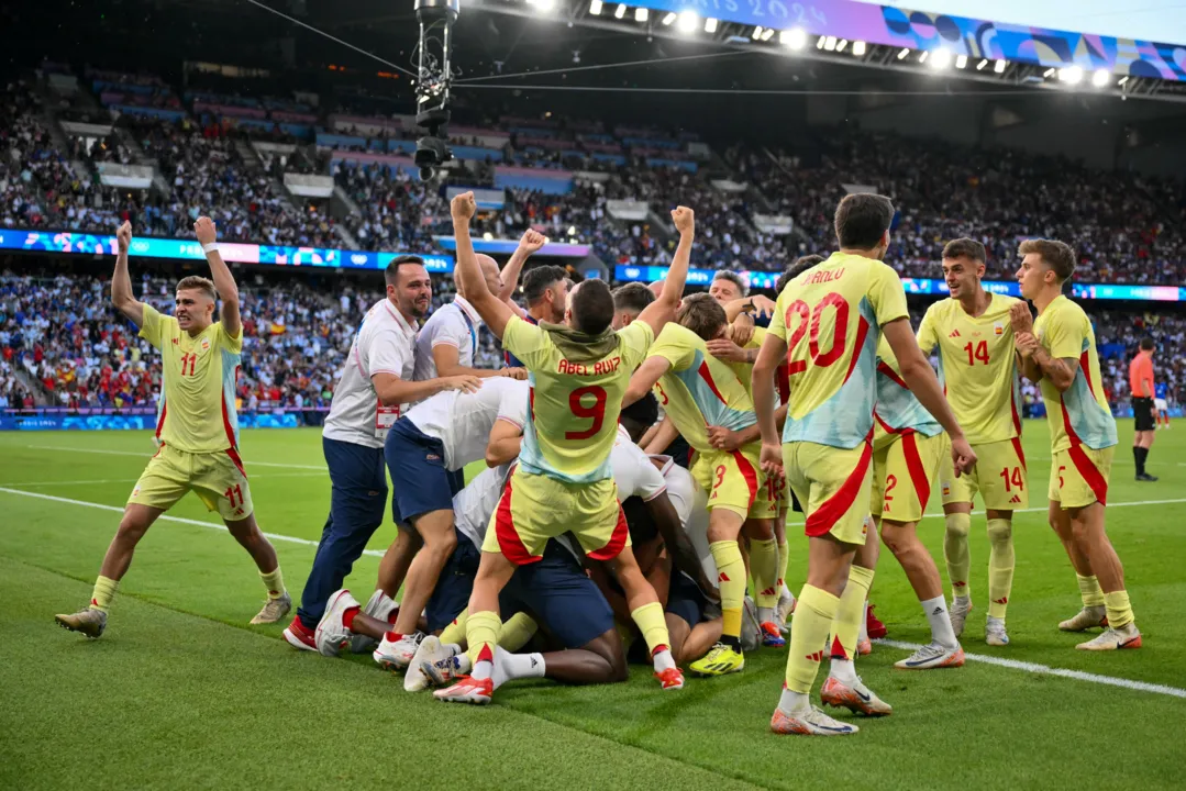 Jogadores da Espanha comemorando