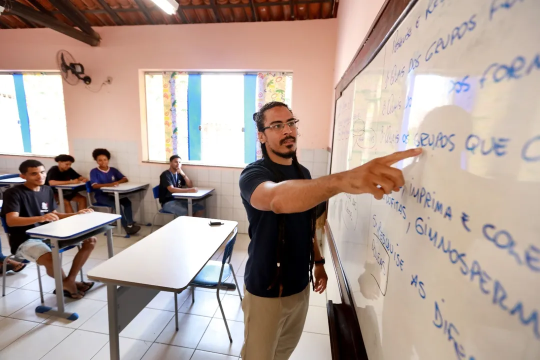 Imagem ilustrativa da imagem Estado convoca 1.677 profissionais da educação aprovados em concurso público