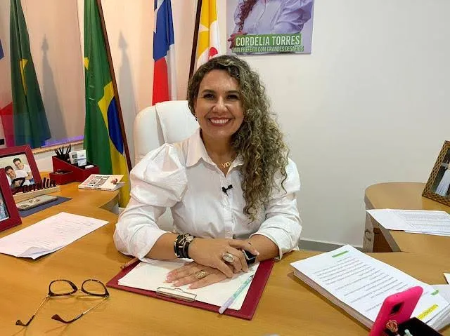 Atual prefeita de Eunápolis, Cordélia Torres (UB) tentou manobra para impedir candidatura de adversário